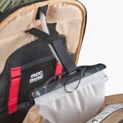 Evoc FR Trail Women 20 L 7 Evoc FR Trail Women 20 L -Vélos Composants Magasin evoc fr trail women 20 l backpacks 100102328 3 38593 3